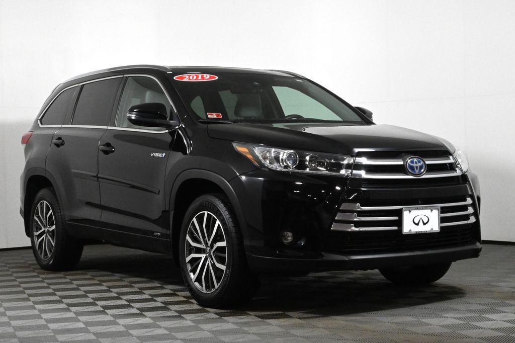 used 2019 Toyota Highlander Hybrid car, priced at $28,979