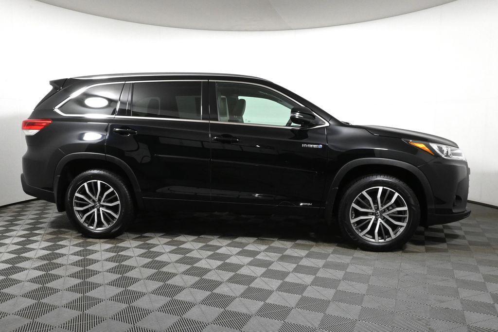 used 2019 Toyota Highlander Hybrid car, priced at $28,979