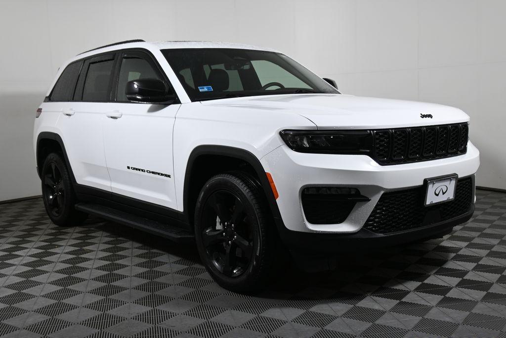 used 2025 Jeep Grand Cherokee car, priced at $40,979