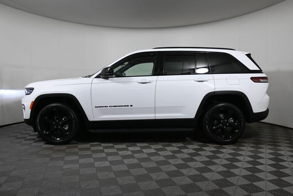 used 2025 Jeep Grand Cherokee car, priced at $40,979