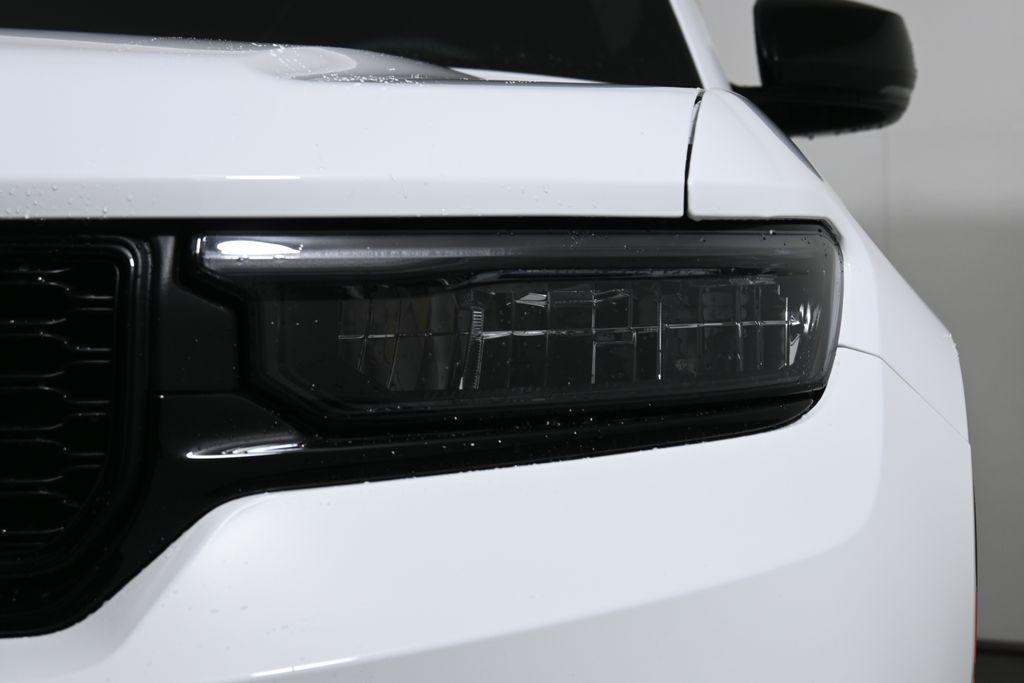 used 2025 Jeep Grand Cherokee car, priced at $40,979