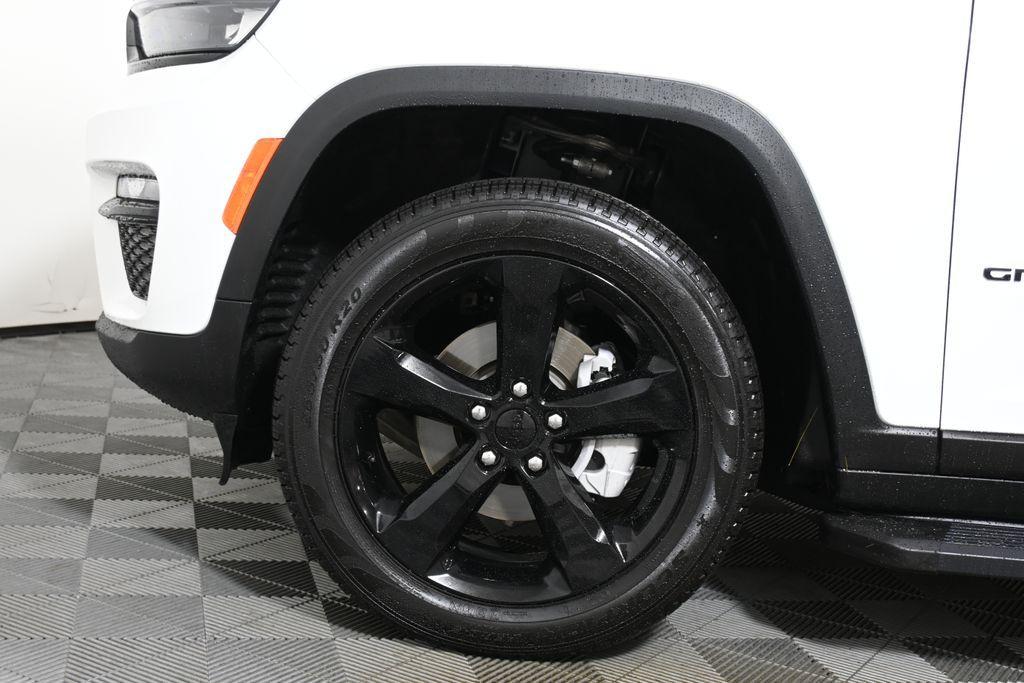 used 2025 Jeep Grand Cherokee car, priced at $40,979