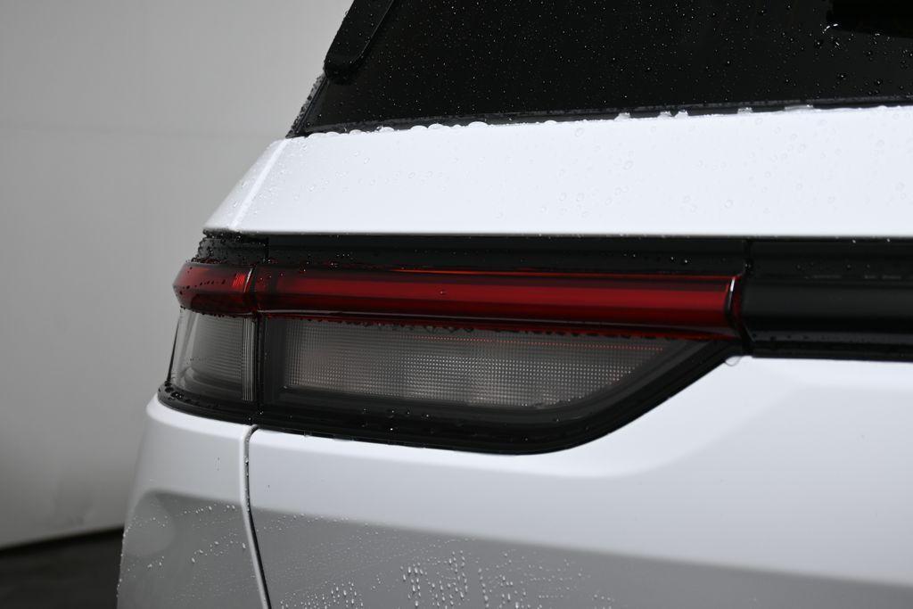 used 2025 Jeep Grand Cherokee car, priced at $40,979