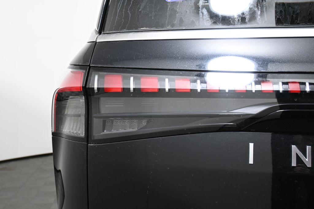 new 2025 INFINITI QX80 car