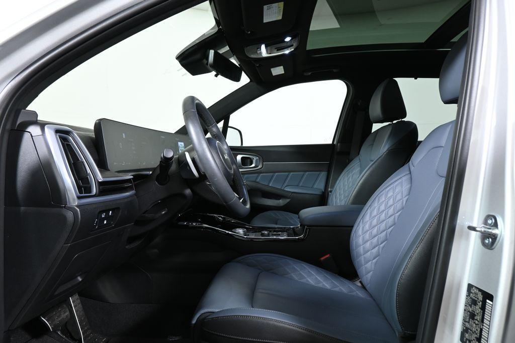 used 2025 Kia Sorento Plug-In Hybrid car, priced at $43,979