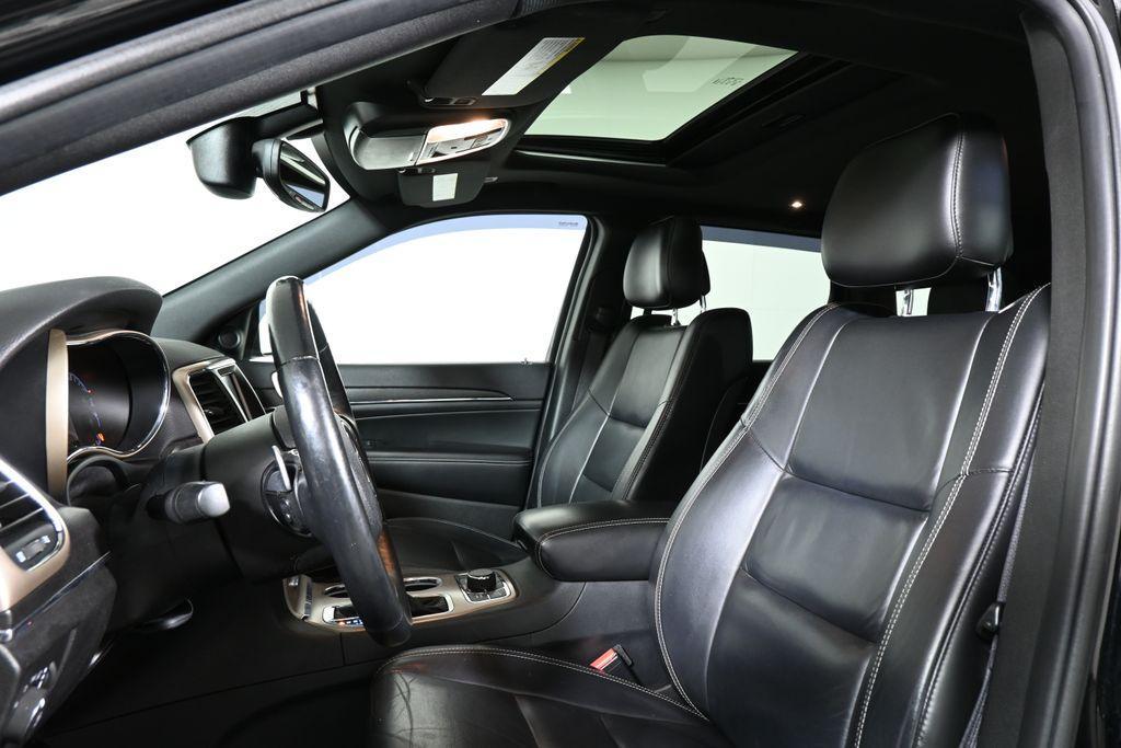 used 2017 Jeep Grand Cherokee car, priced at $15,979