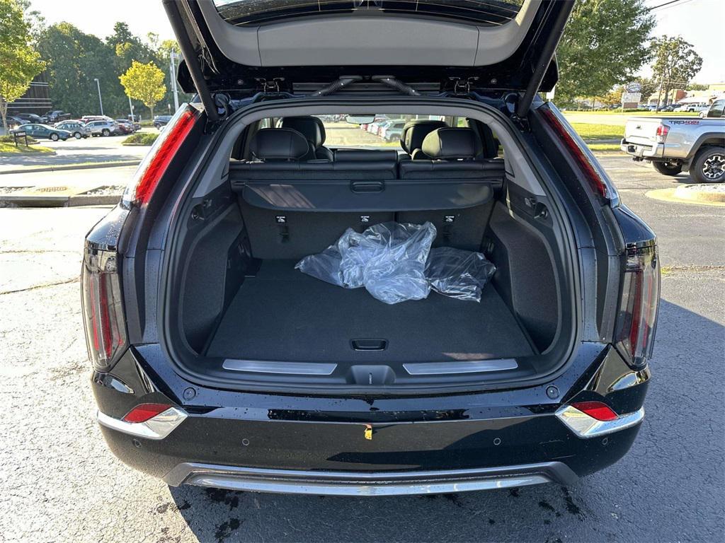 new 2025 Cadillac OPTIQ car, priced at $58,170