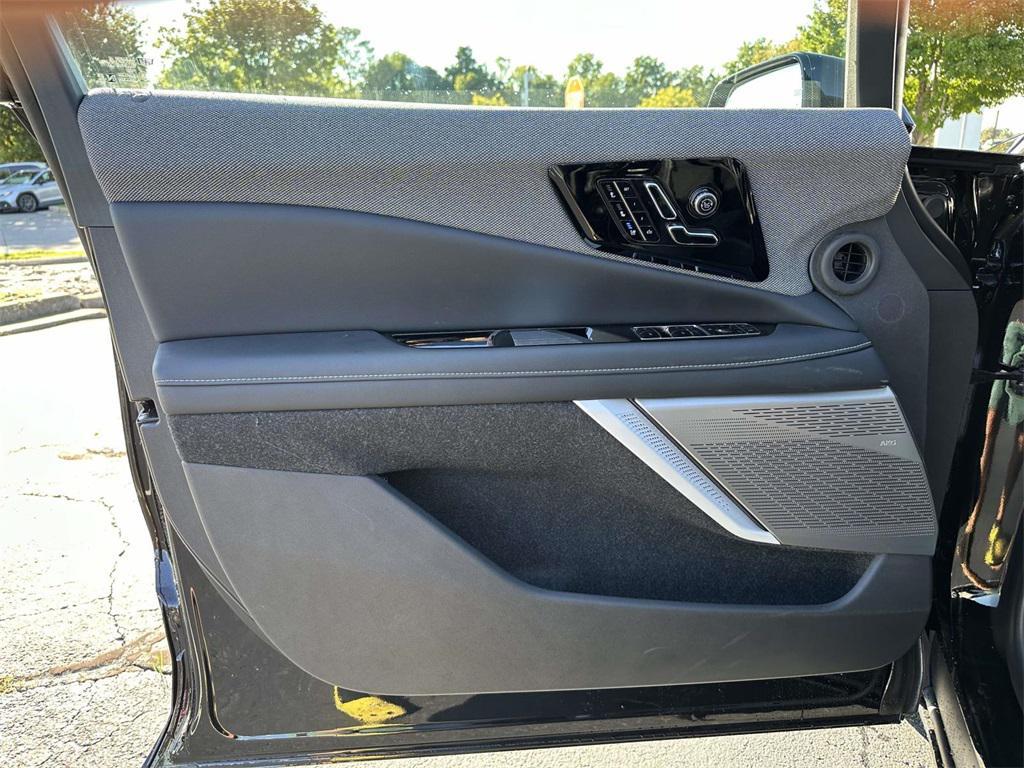 new 2025 Cadillac OPTIQ car, priced at $58,170