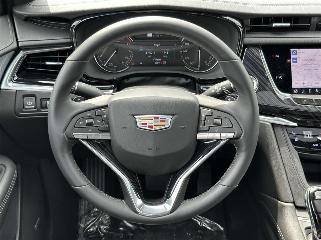 new 2025 Cadillac XT6 car, priced at $60,215