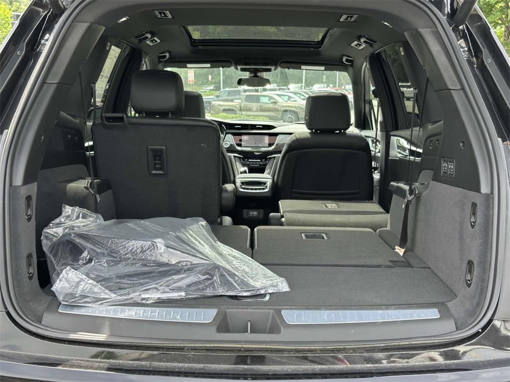 new 2025 Cadillac XT6 car, priced at $60,215