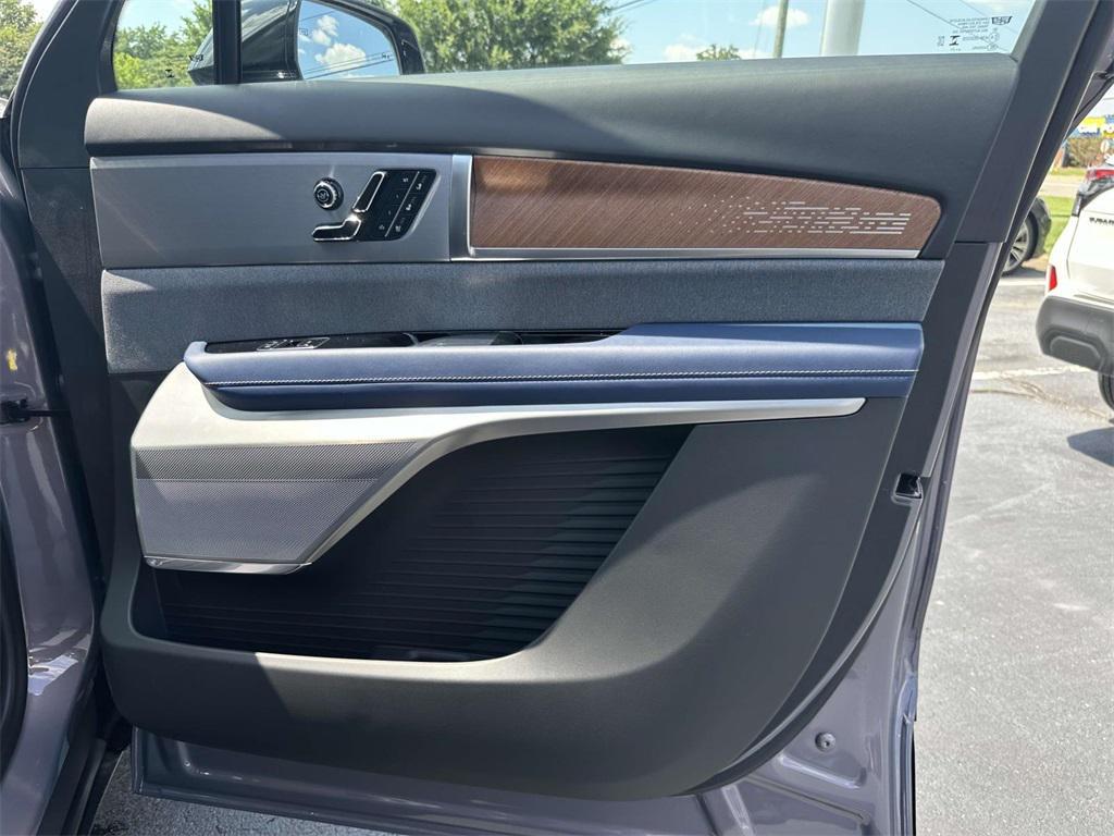 new 2026 Cadillac VISTIQ car, priced at $94,215