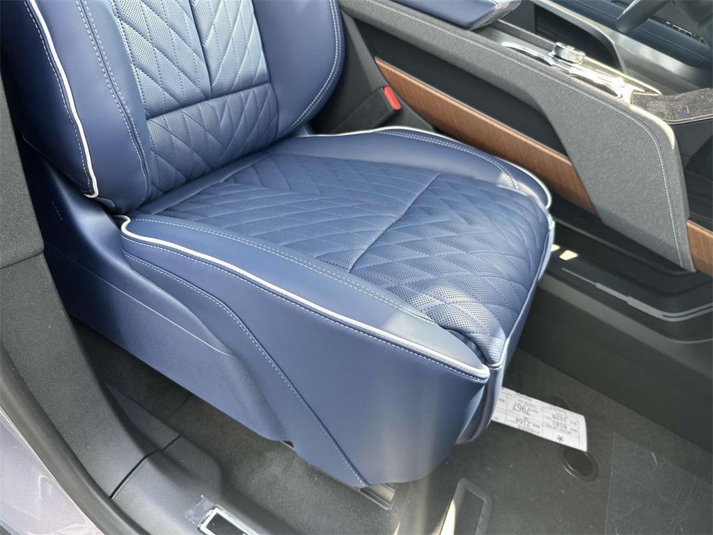 new 2026 Cadillac VISTIQ car, priced at $94,215