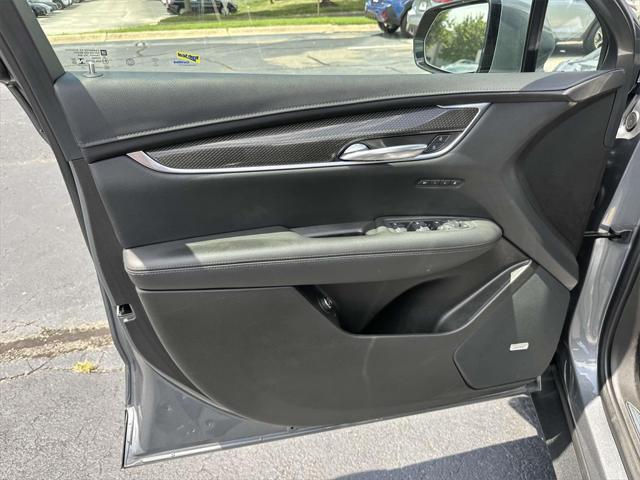 used 2022 Cadillac XT5 car, priced at $34,000