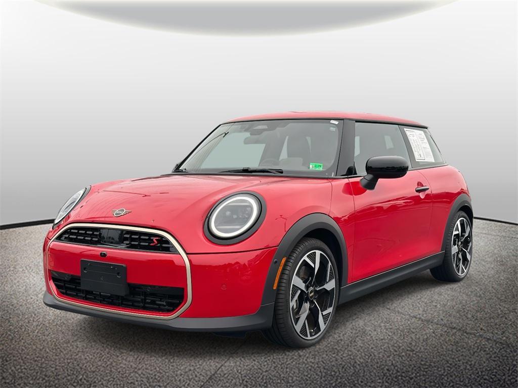 used 2025 MINI Hardtop car, priced at $27,500