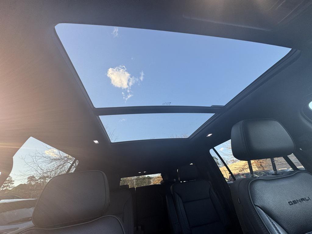 used 2022 GMC Yukon XL car, priced at $58,000