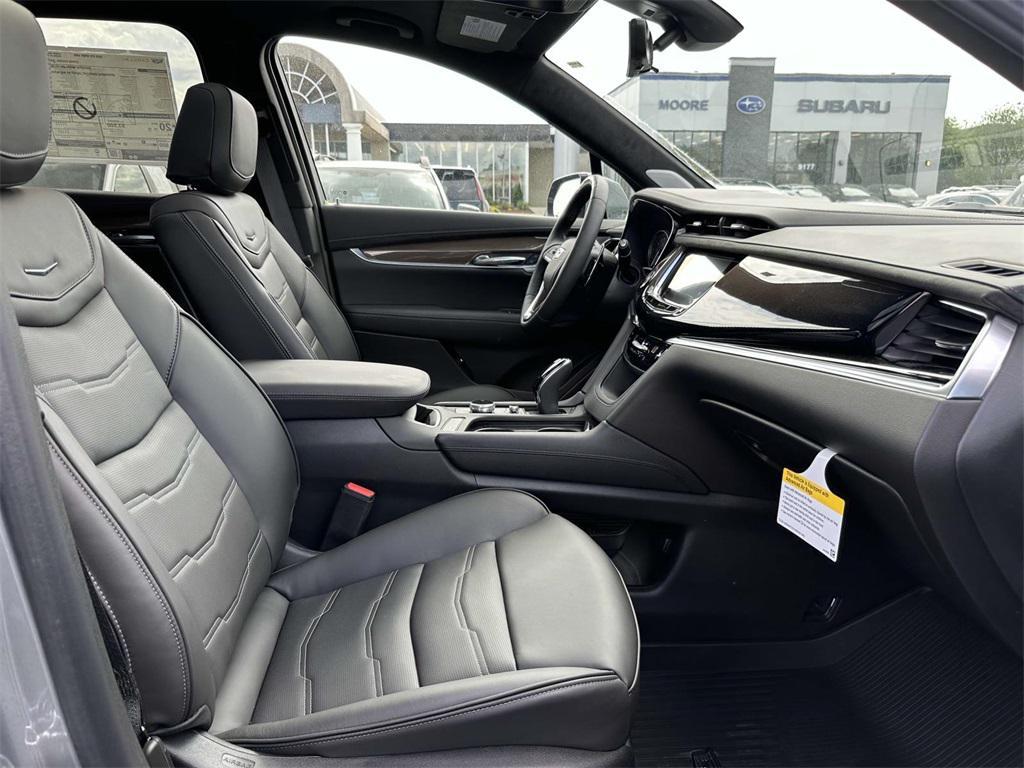 new 2025 Cadillac XT6 car, priced at $75,340