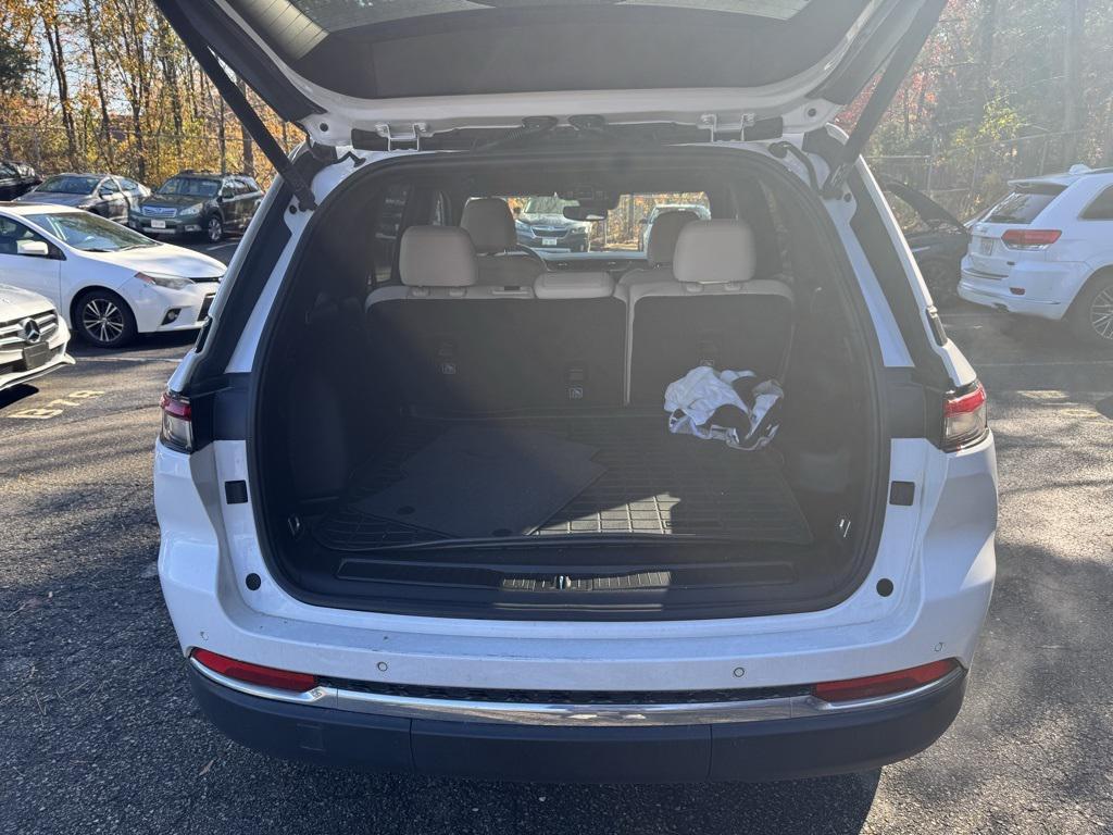 used 2023 Jeep Grand Cherokee car, priced at $29,000