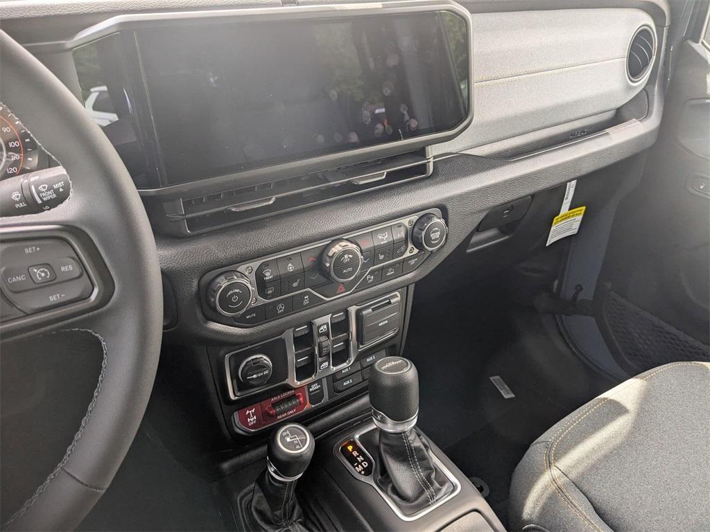 new 2025 Jeep Gladiator car, priced at $50,582