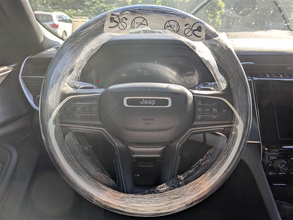 new 2025 Jeep Grand Cherokee car, priced at $44,560