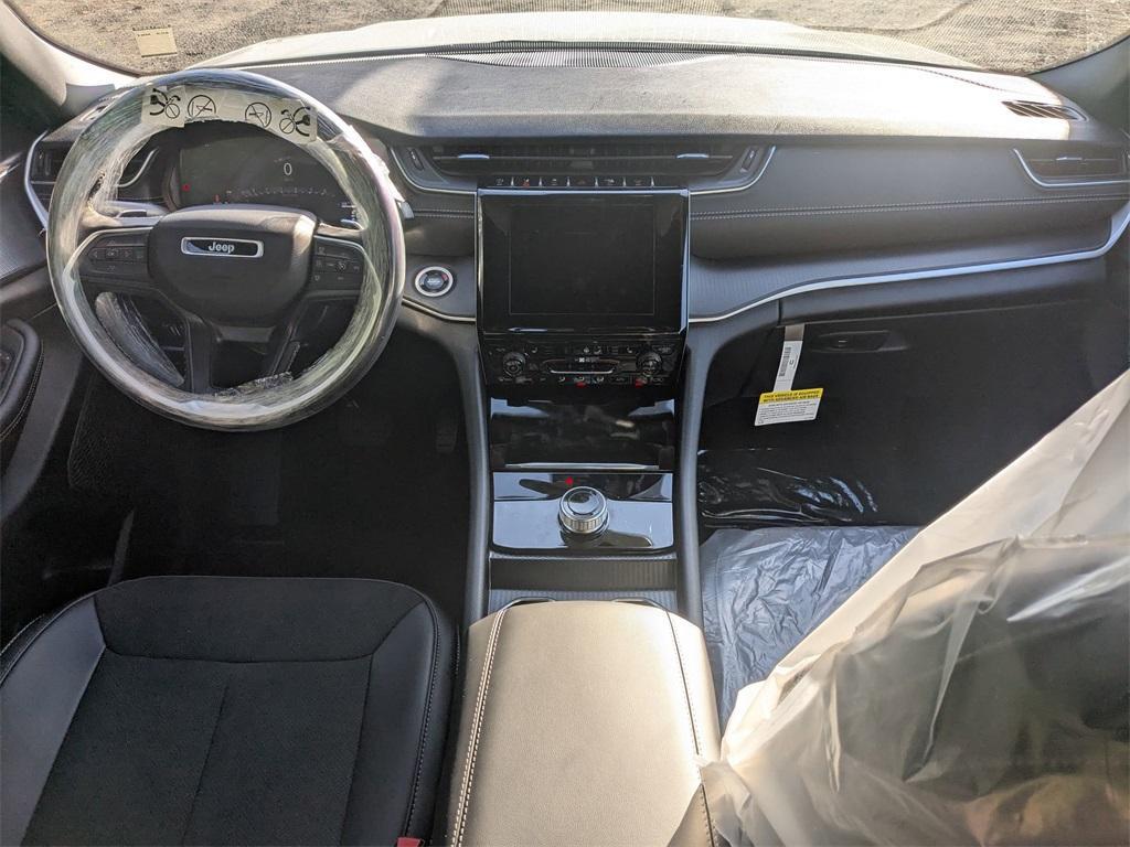 new 2025 Jeep Grand Cherokee car, priced at $44,560