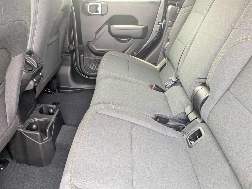 new 2025 Jeep Gladiator car, priced at $40,183