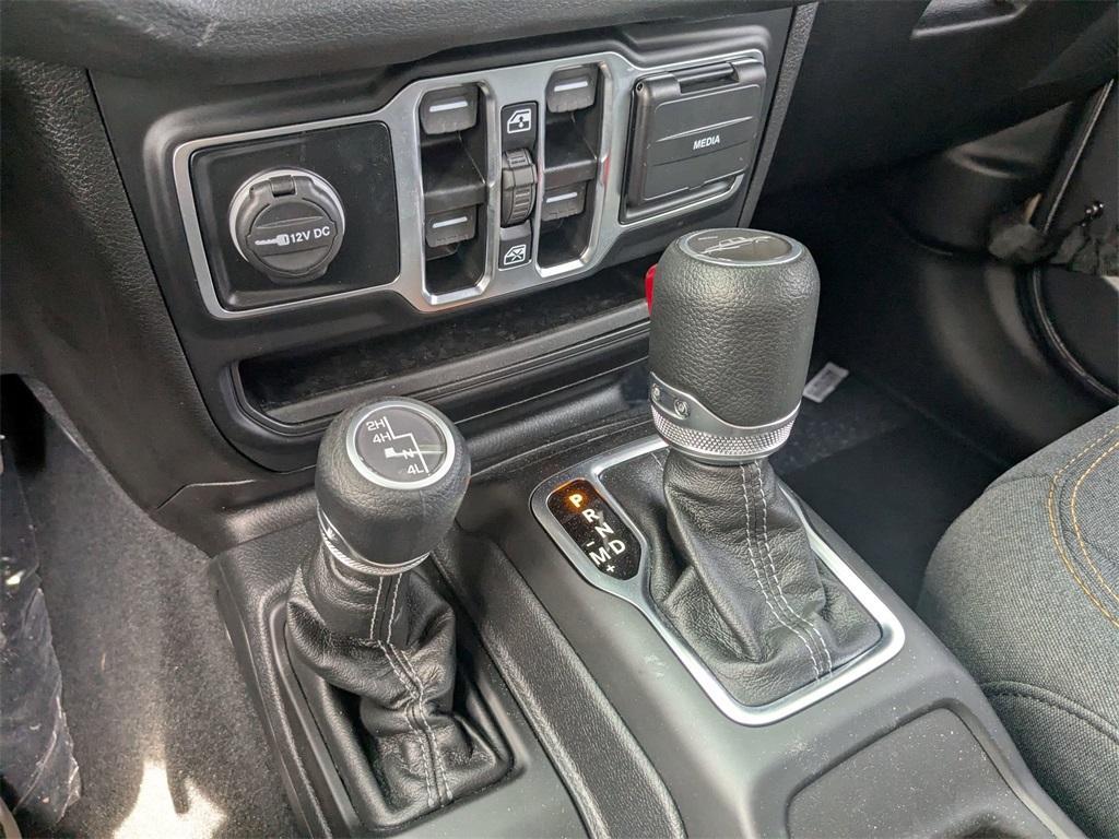 new 2025 Jeep Gladiator car, priced at $40,183