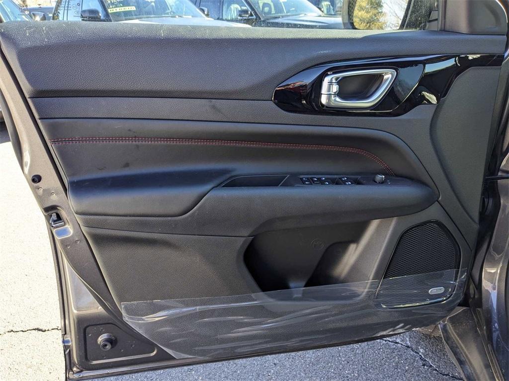 new 2024 Jeep Compass car, priced at $37,401