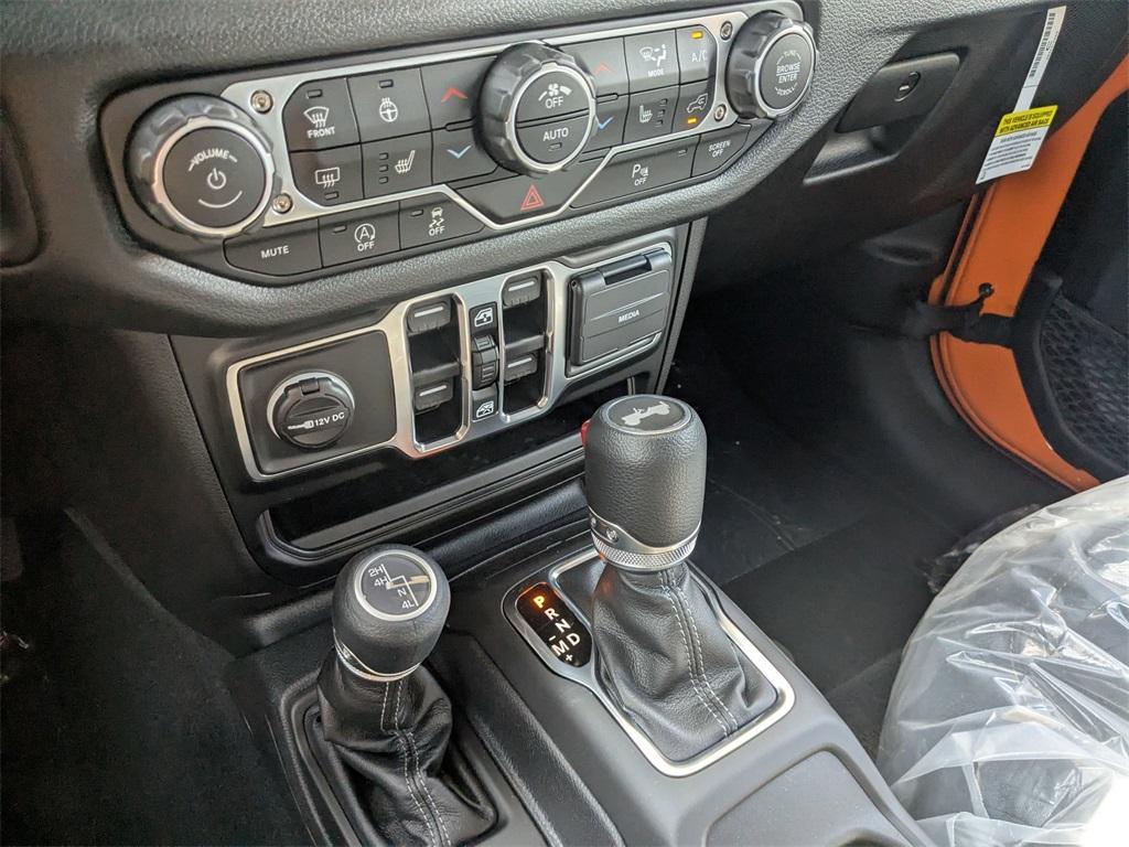 new 2025 Jeep Wrangler car, priced at $53,385