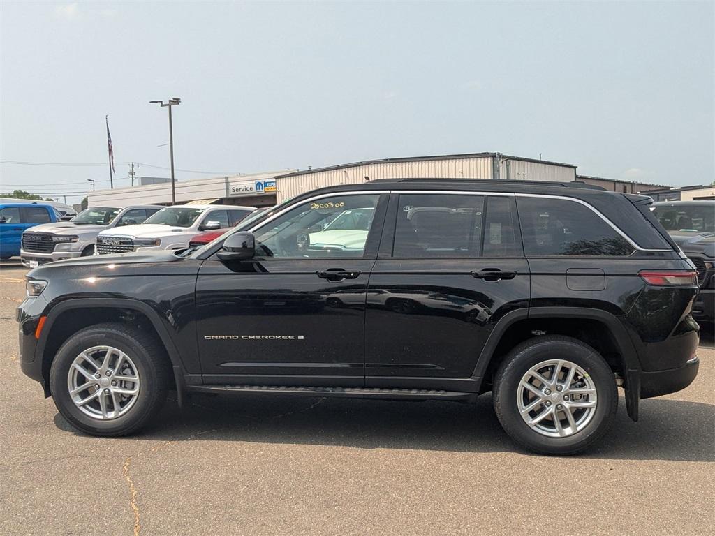new 2025 Jeep Grand Cherokee car, priced at $41,077