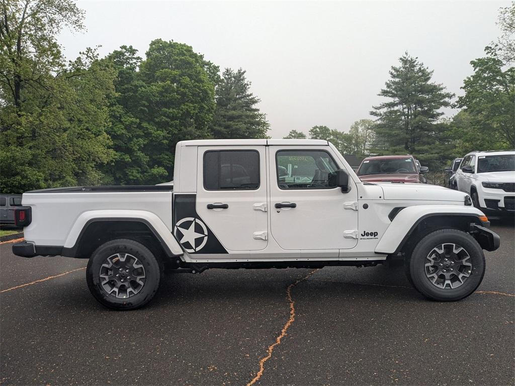 new 2025 Jeep Gladiator car, priced at $50,028