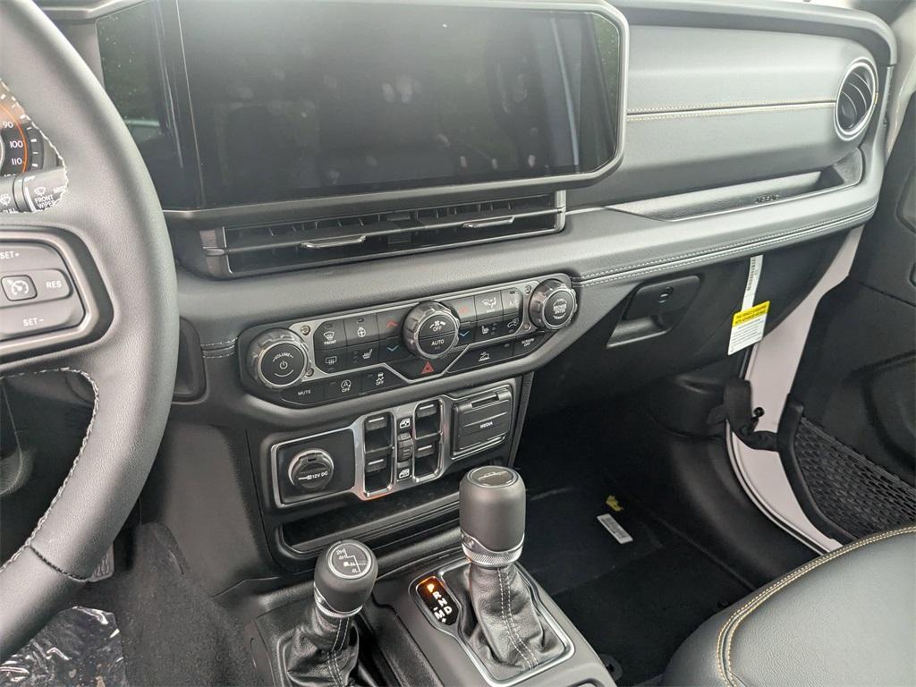 new 2025 Jeep Gladiator car, priced at $50,028