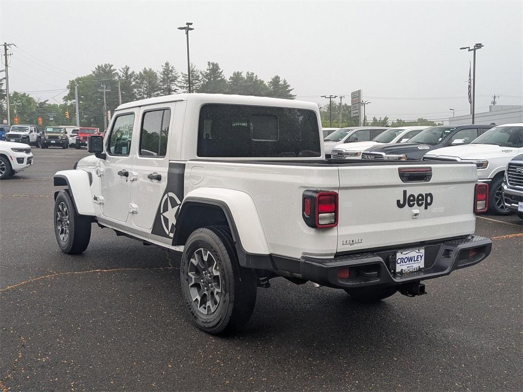 new 2025 Jeep Gladiator car, priced at $50,028