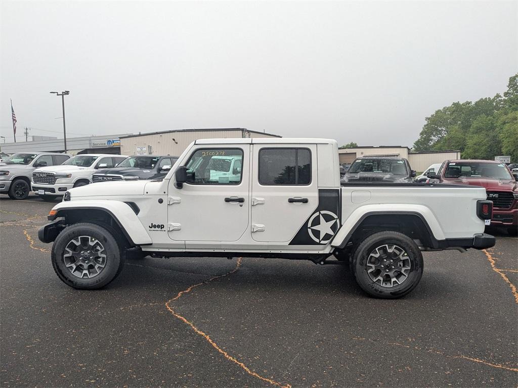 new 2025 Jeep Gladiator car, priced at $50,028