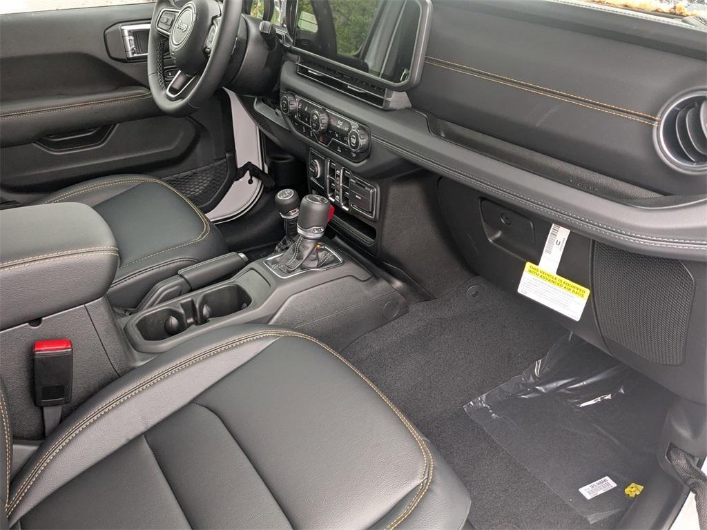 new 2025 Jeep Gladiator car, priced at $50,028