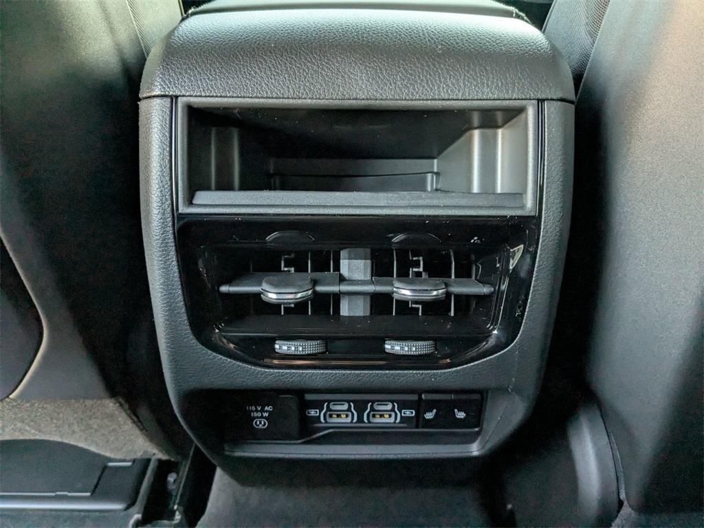new 2025 Jeep Grand Cherokee car, priced at $58,921