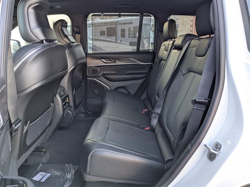 new 2025 Jeep Grand Cherokee car, priced at $58,921