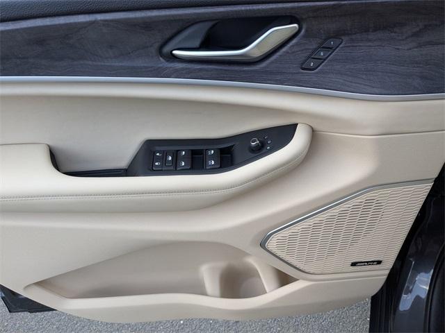 used 2022 Jeep Grand Cherokee car, priced at $32,300