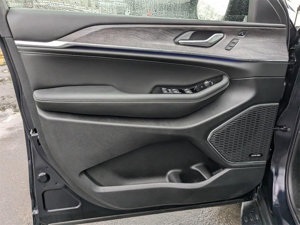 new 2024 Jeep Grand Cherokee car, priced at $53,437