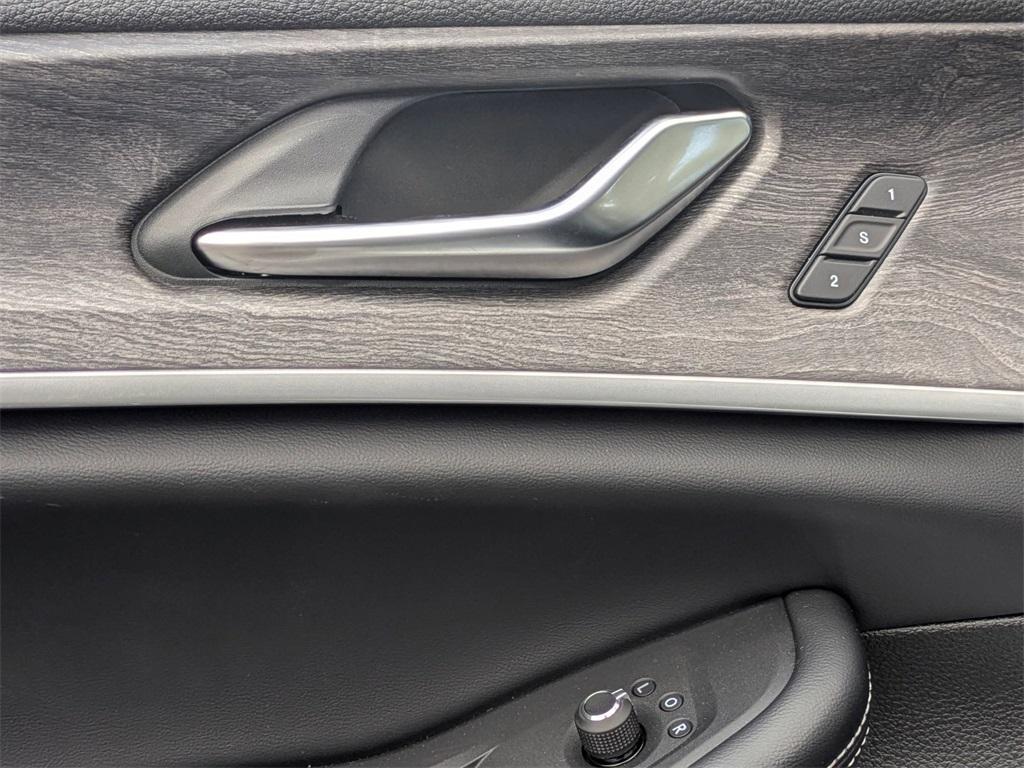 new 2025 Jeep Grand Cherokee car, priced at $50,121