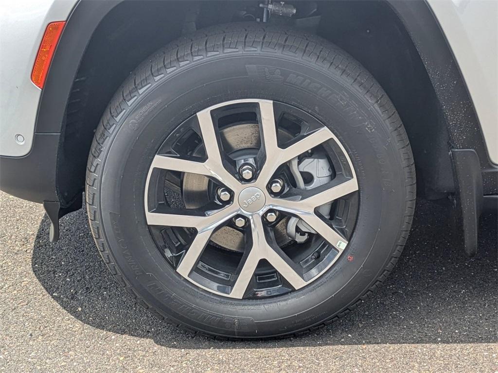 new 2025 Jeep Grand Cherokee car, priced at $50,121