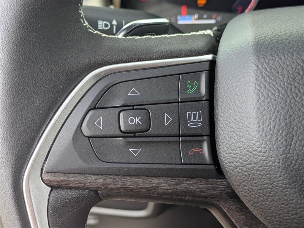 new 2025 Jeep Grand Cherokee car, priced at $50,121