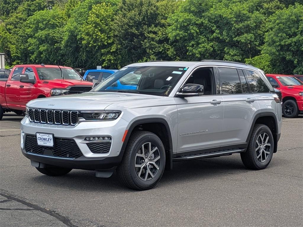 new 2025 Jeep Grand Cherokee car, priced at $50,121