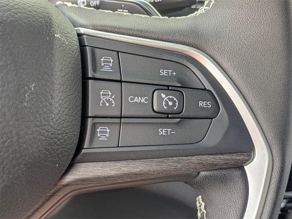 new 2025 Jeep Grand Cherokee car, priced at $50,121