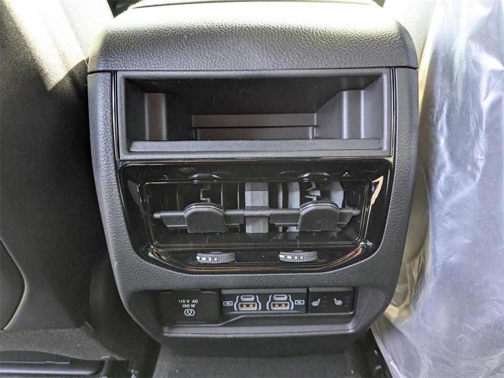 new 2025 Jeep Grand Cherokee car, priced at $42,681