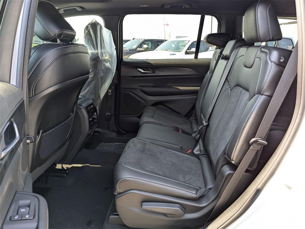 new 2024 Jeep Grand Cherokee L car, priced at $40,934