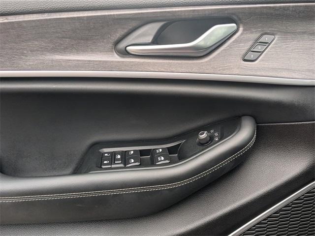 used 2022 Jeep Grand Cherokee car, priced at $34,900
