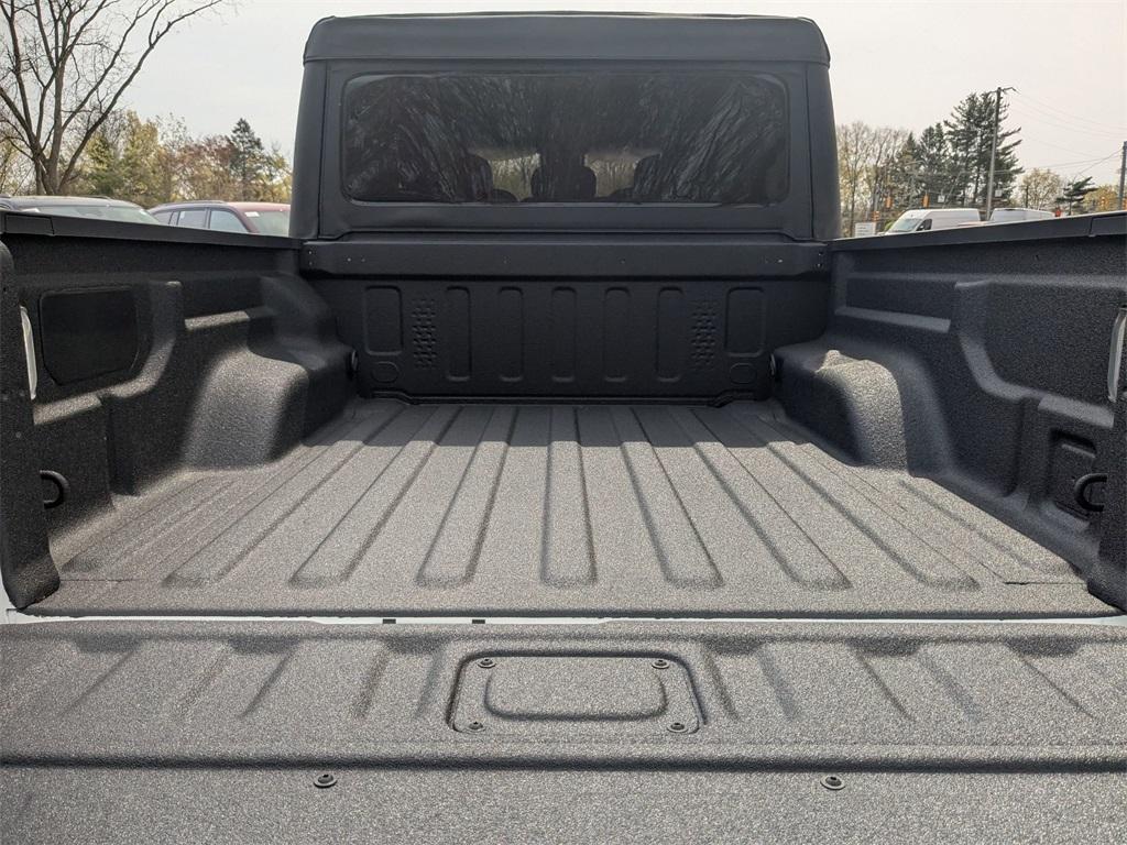 new 2025 Jeep Gladiator car, priced at $37,843