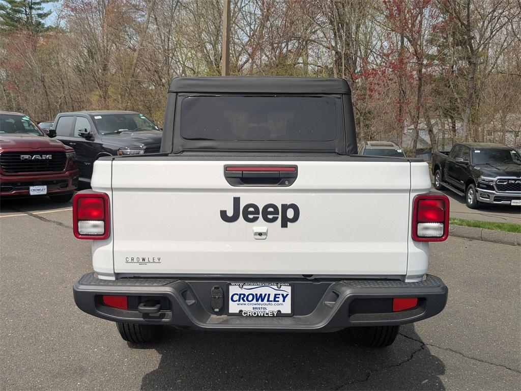 new 2025 Jeep Gladiator car, priced at $37,843