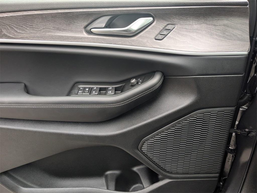new 2025 Jeep Grand Cherokee car, priced at $44,723