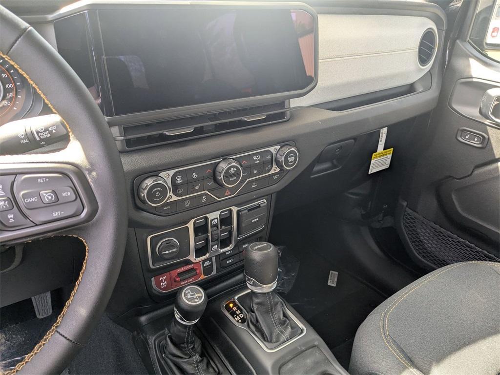 new 2025 Jeep Gladiator car, priced at $48,827